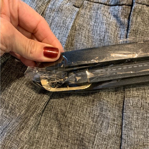 Brand new Women’s large SHEIN dress pants with front pleats. New belt included - Picture 9 of 10